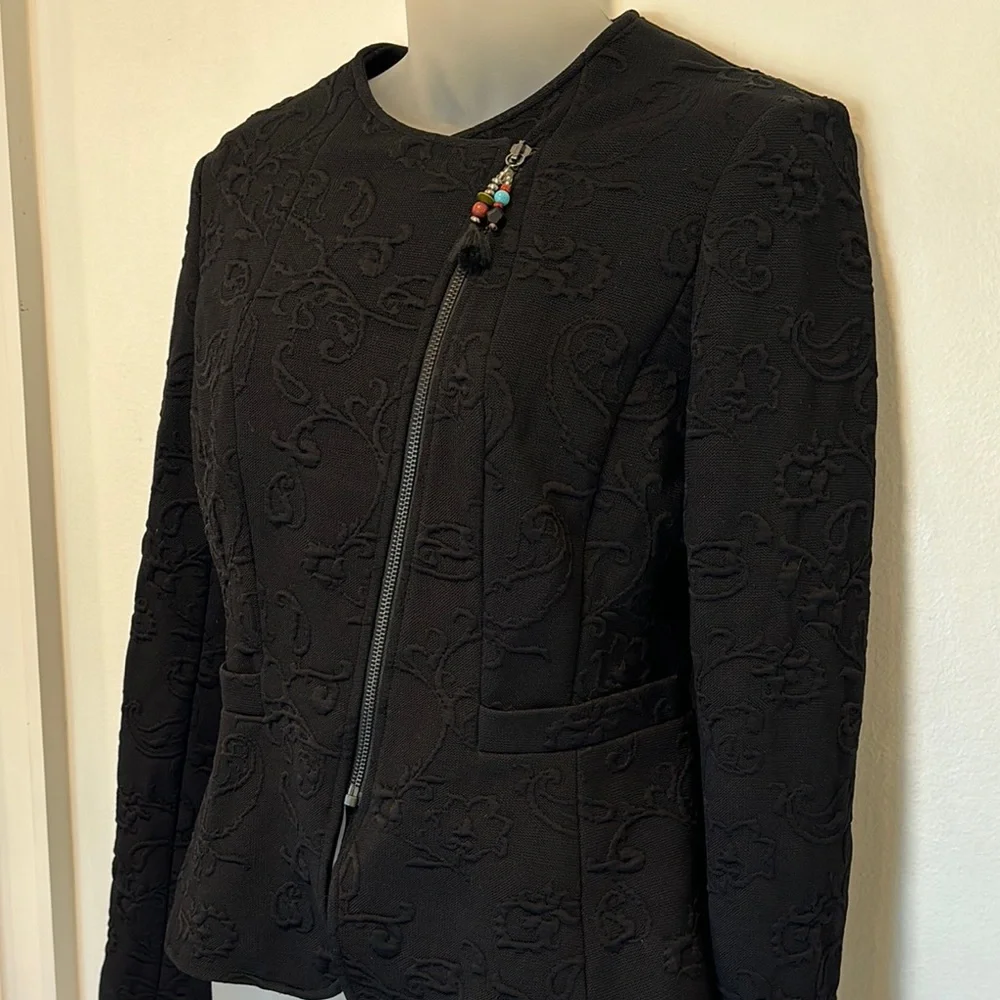 ETRO 42 Ladies Black Matelasse Jacket with Floral Paisley Print Size 42